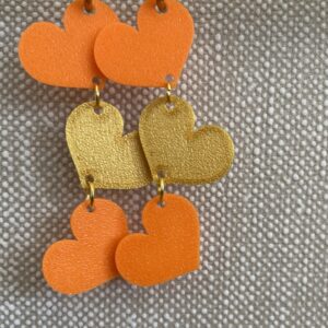 Hartjes oorbellen aan ringetjes oranje